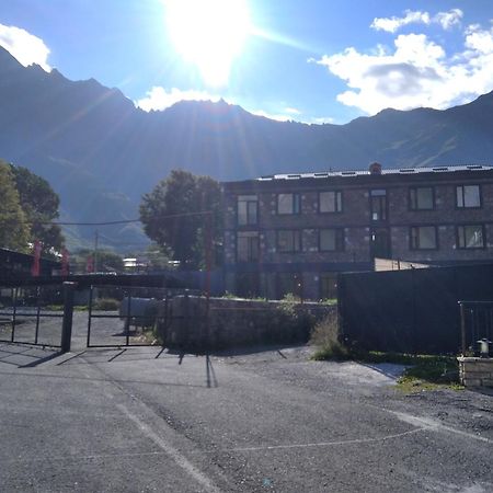 Aia Kazbegi Hotel Exterior photo